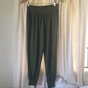 Great condition Fighting Eel Pant Swear XS